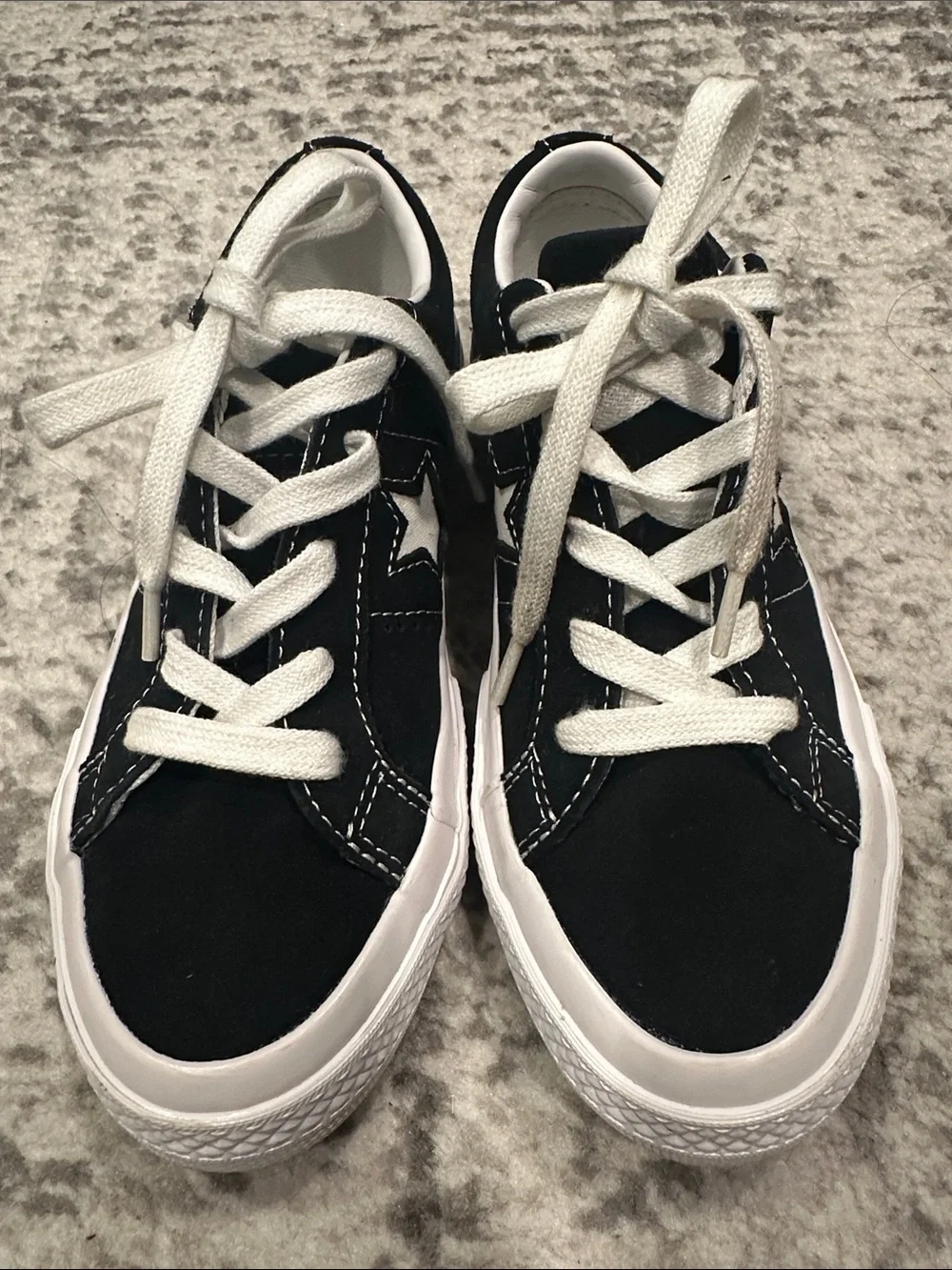 Converse Kids Black & White Star Low-Top Sneakers. Y2K. Slim retro everyday wear